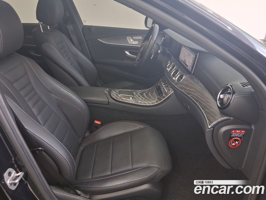 Mercedes-Benz E-Class 2022