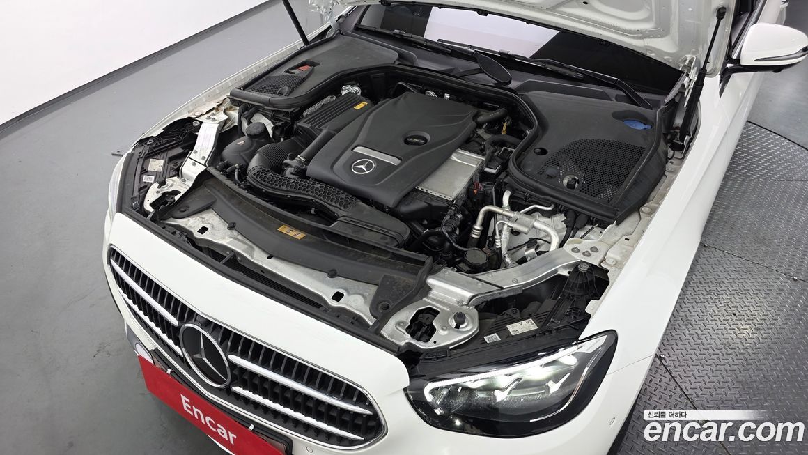 Mercedes-Benz E-Class 2023