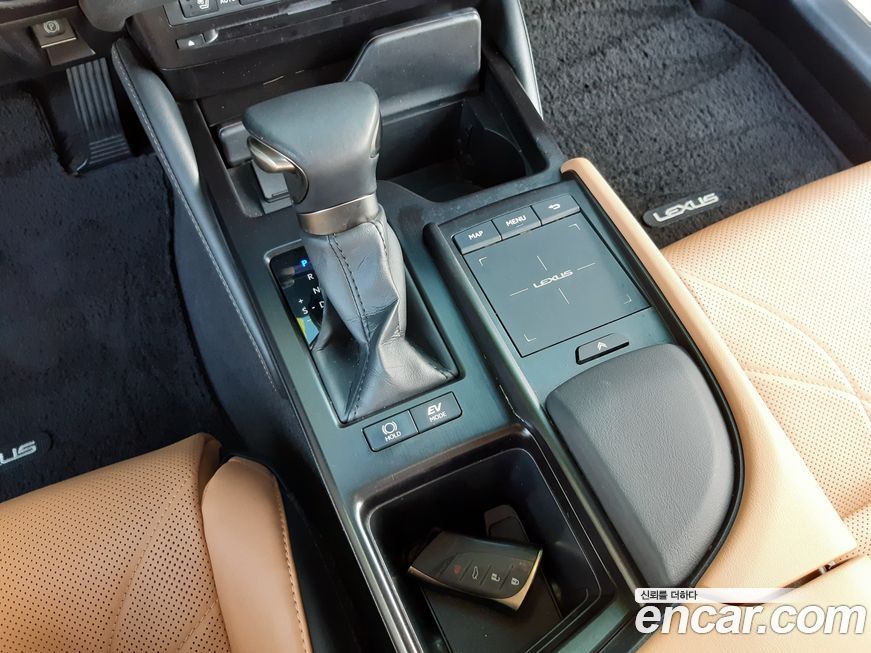 Lexus ES 2022