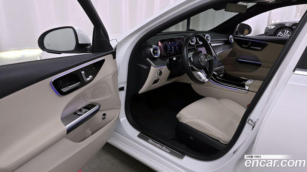 Mercedes-Benz C-Class 2023