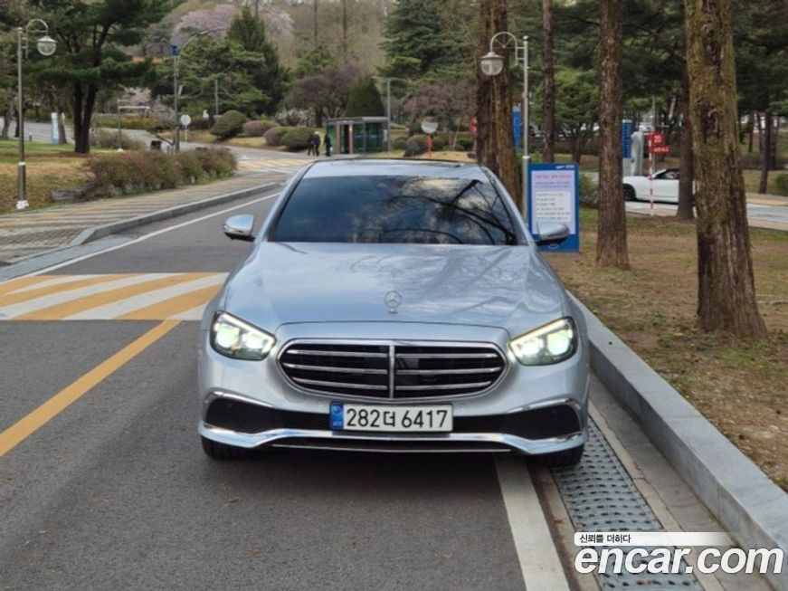 Mercedes-Benz E-Class 2022