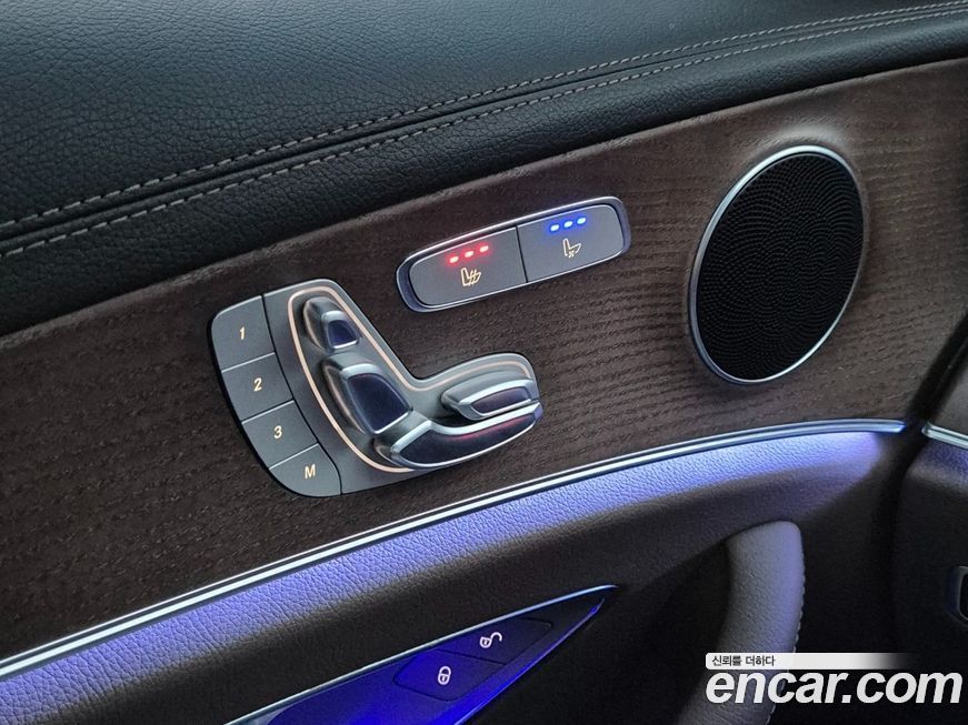 Mercedes-Benz E-Class 2022