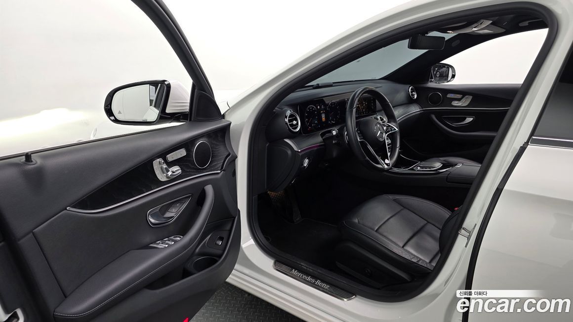 Mercedes-Benz E-Class 2023