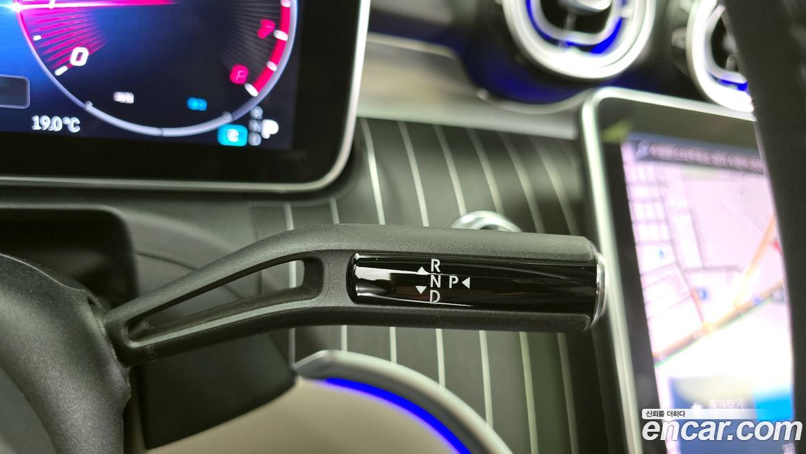 Mercedes-Benz C-Class 2023