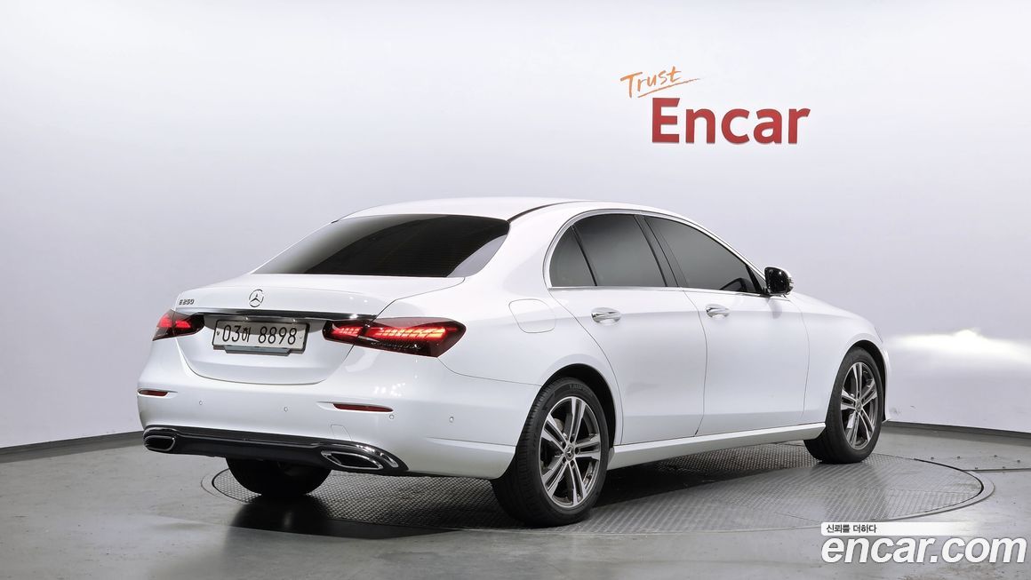 Mercedes-Benz E-Class 2023