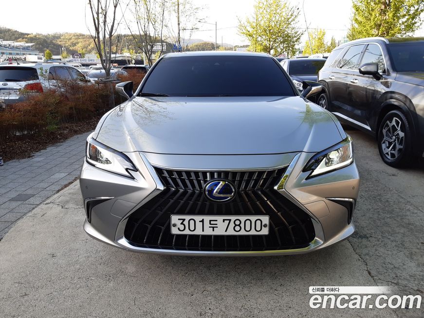 Lexus ES 2022