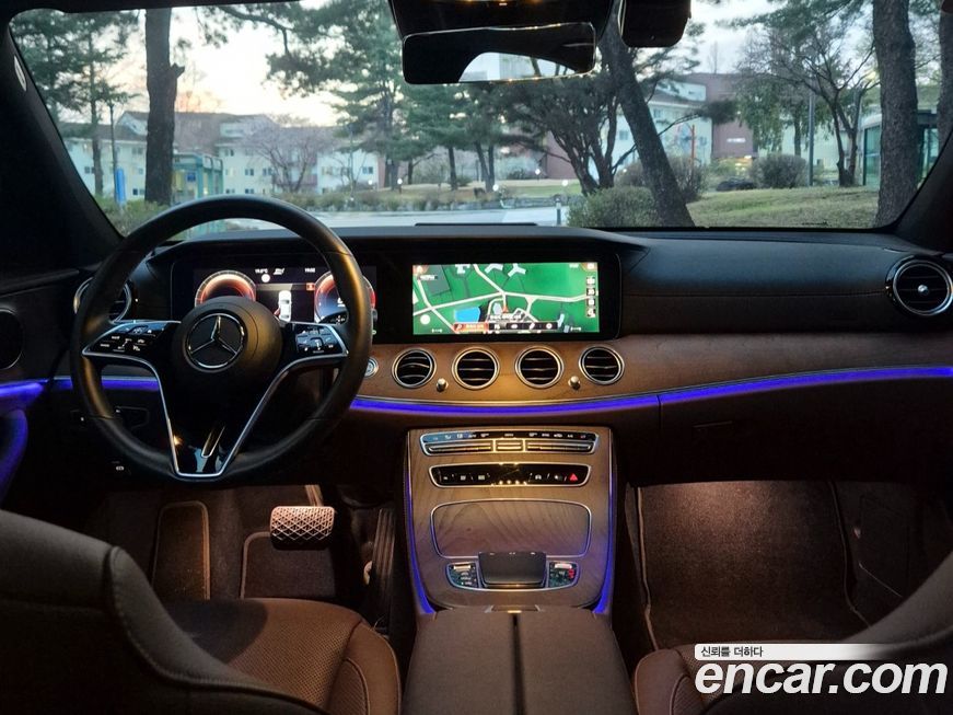 Mercedes-Benz E-Class 2022