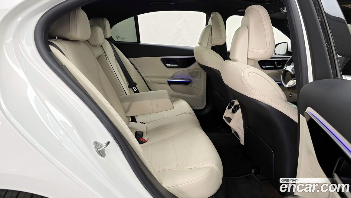 Mercedes-Benz C-Class 2023