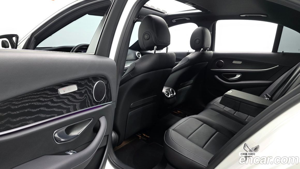 Mercedes-Benz E-Class 2023