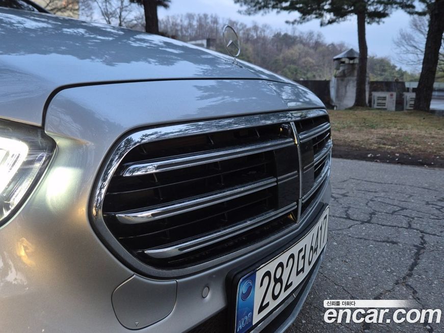 Mercedes-Benz E-Class 2022