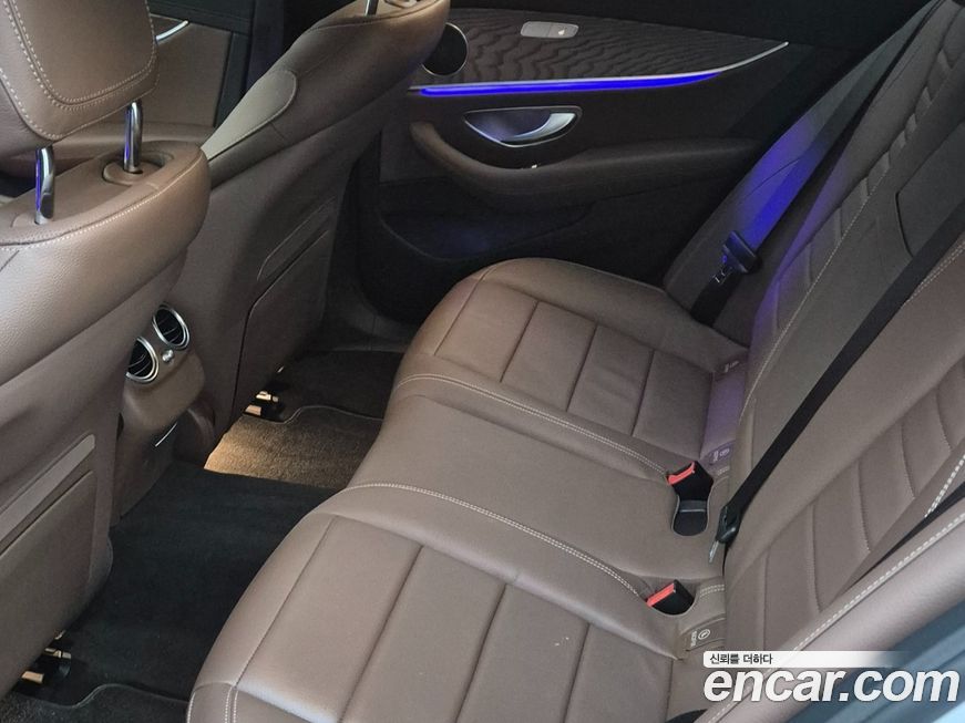 Mercedes-Benz E-Class 2022