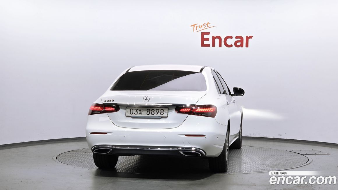 Mercedes-Benz E-Class 2023