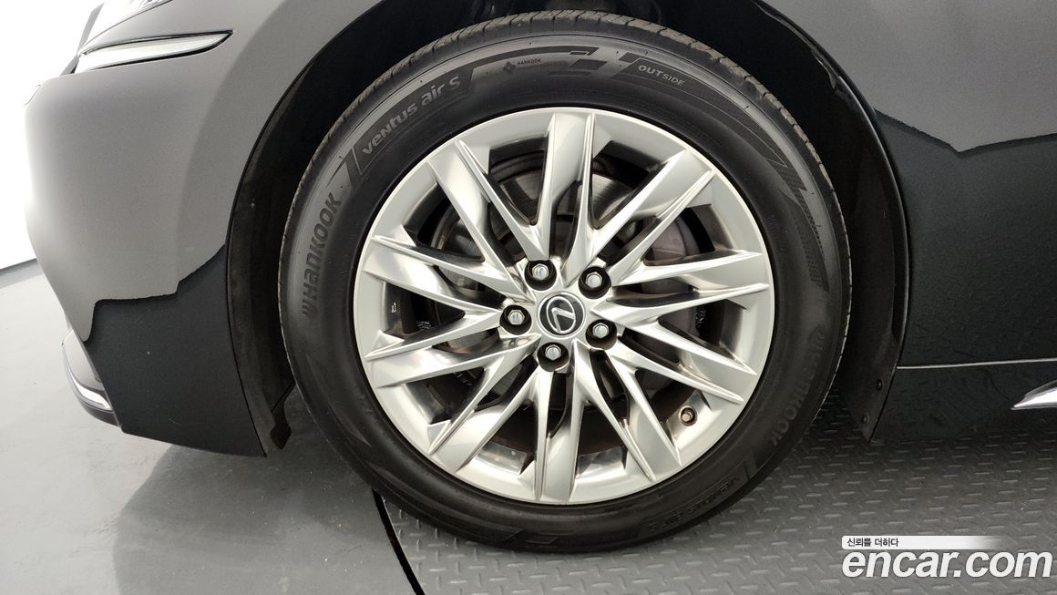 Lexus LS 2018