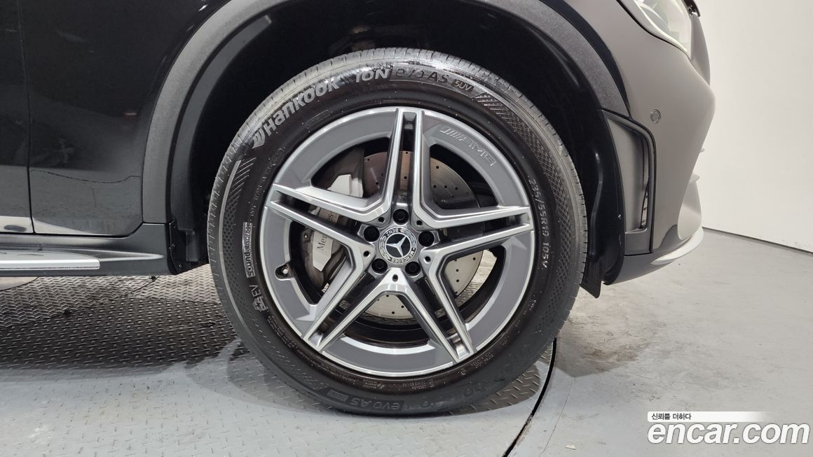 Mercedes-Benz GLC-Class 2021