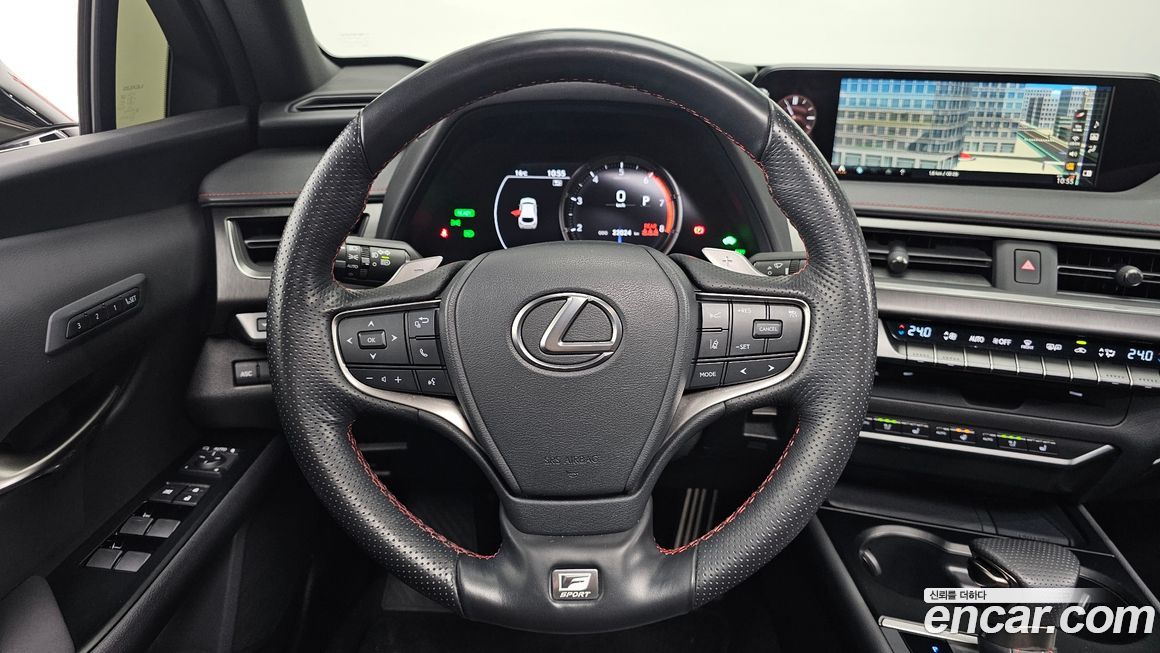 Lexus UX 2021