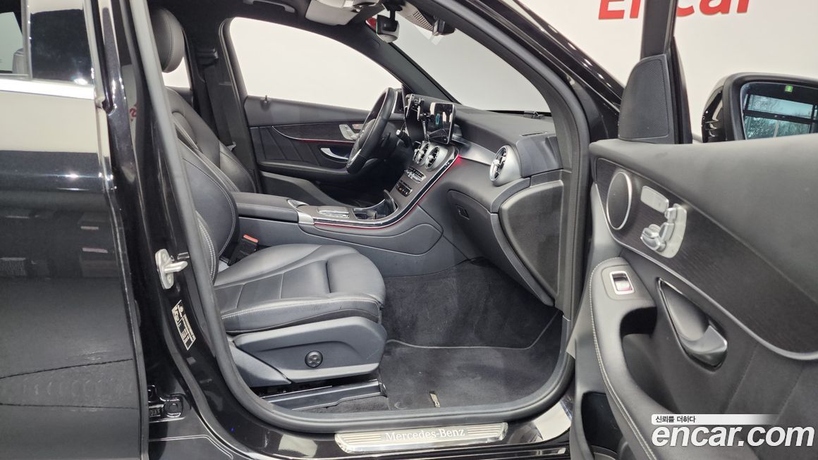 Mercedes-Benz GLC-Class 2021