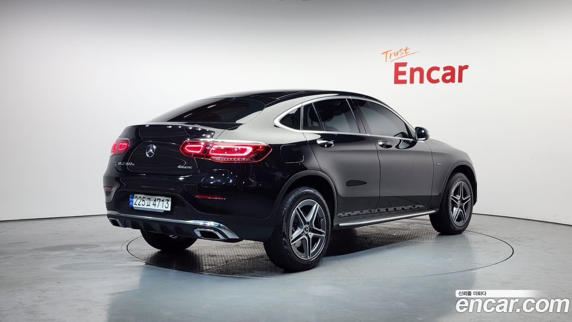 Mercedes-Benz GLC-Class 2021