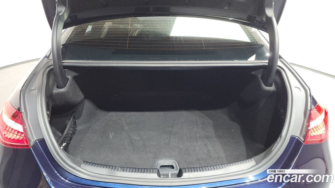 Mercedes-Benz C-Class 2022