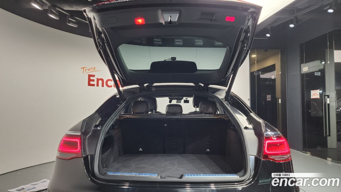 Mercedes-Benz GLC-Class 2021