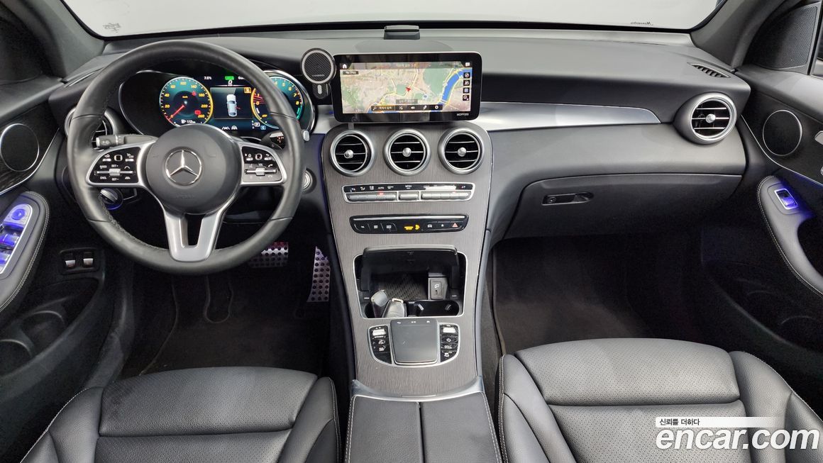 Mercedes-Benz GLC-Class 2021