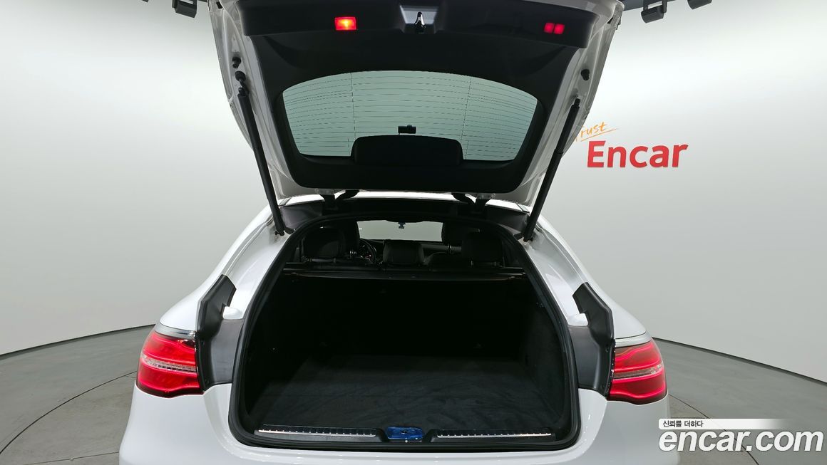 Mercedes-Benz GLC-Class 2019