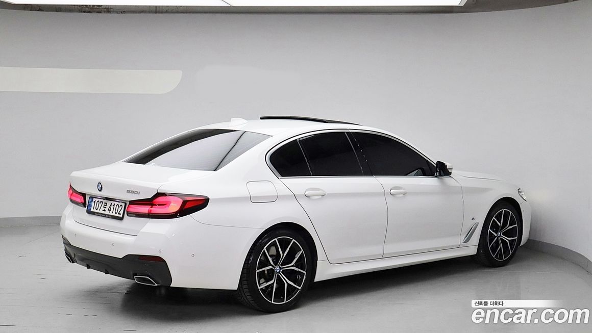 BMW 5-Series 2021