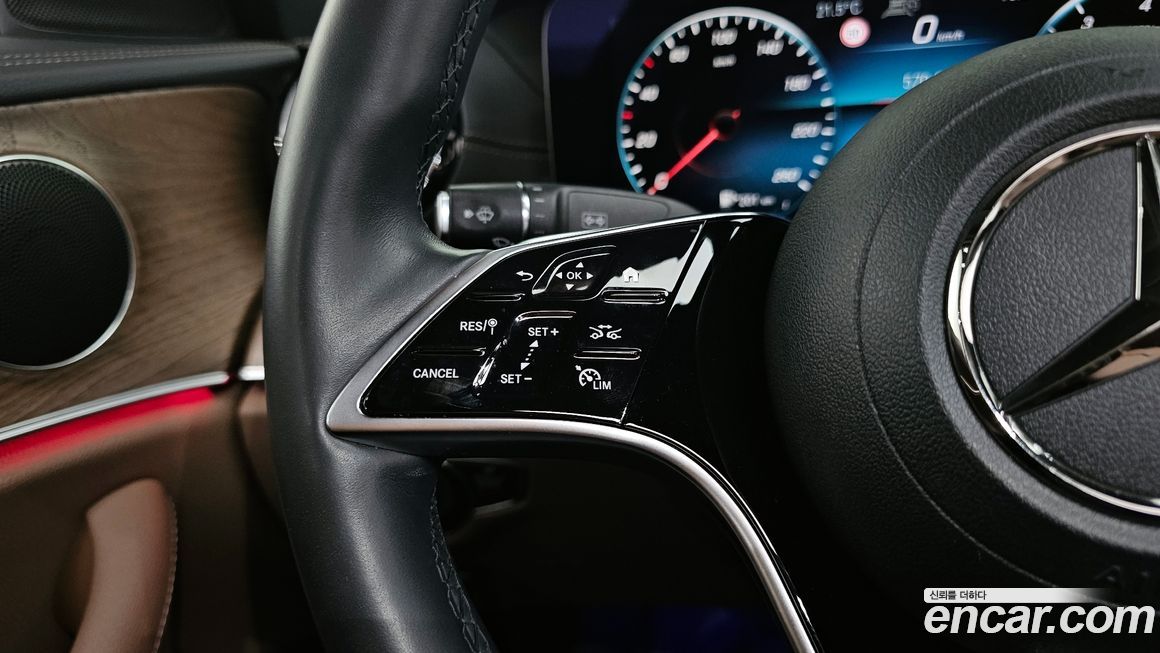 Mercedes-Benz E-Class 2021