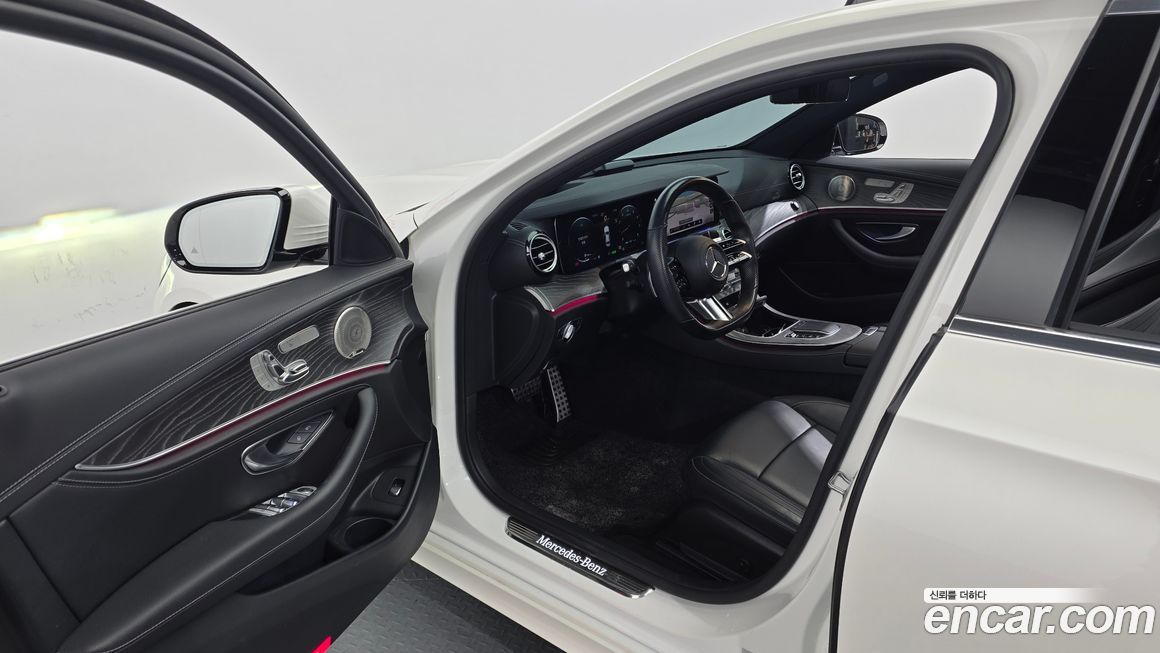 Mercedes-Benz E-Class 2021