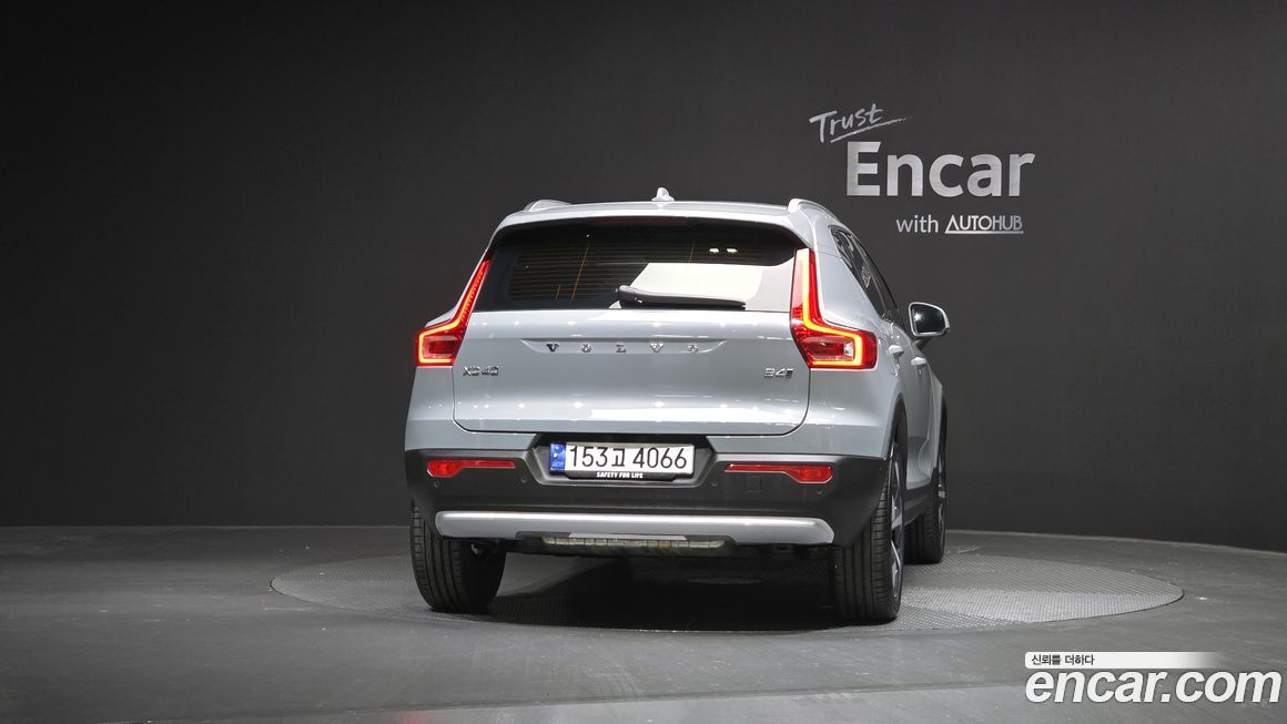 Volvo XC40 2024
