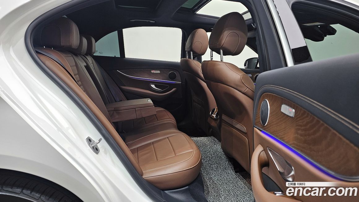 Mercedes-Benz E-Class 2021