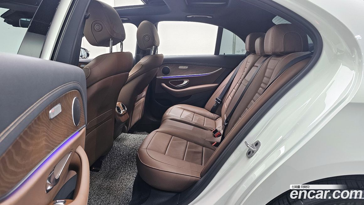 Mercedes-Benz E-Class 2021