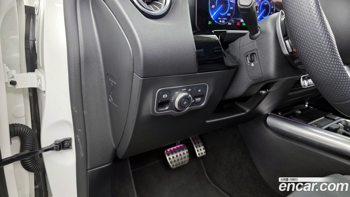 Mercedes-Benz EQA 2025