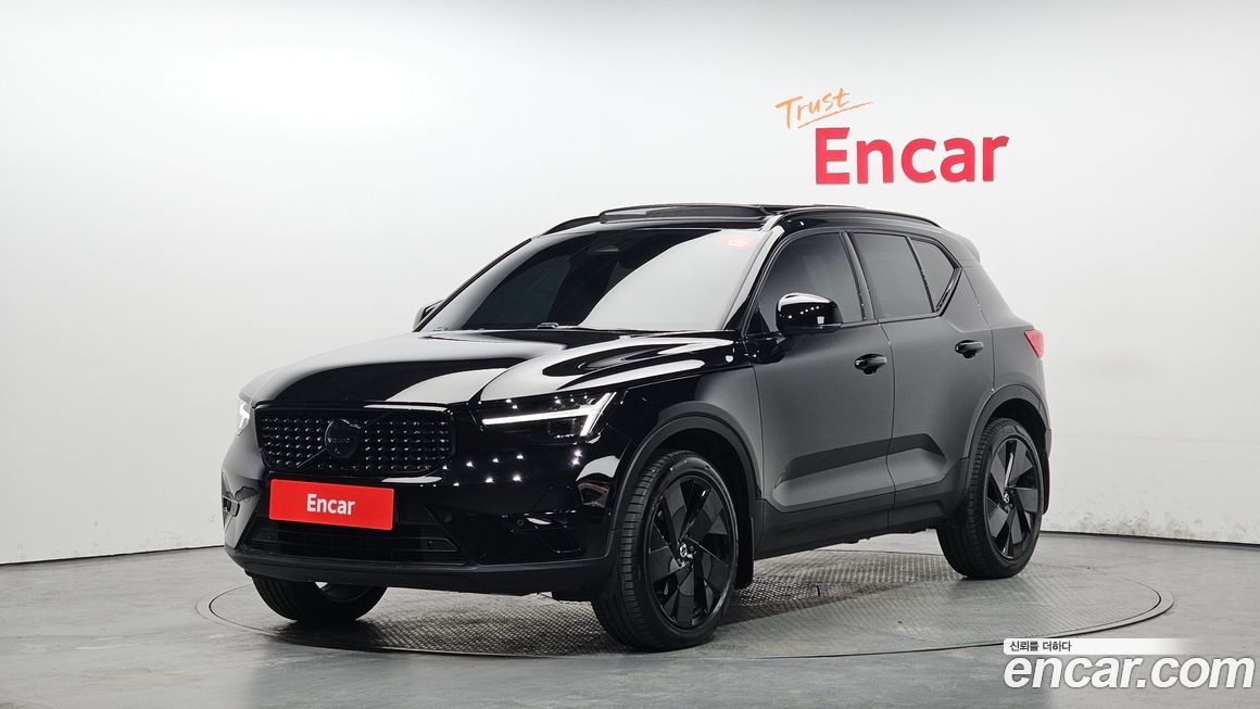 Volvo XC40 2025