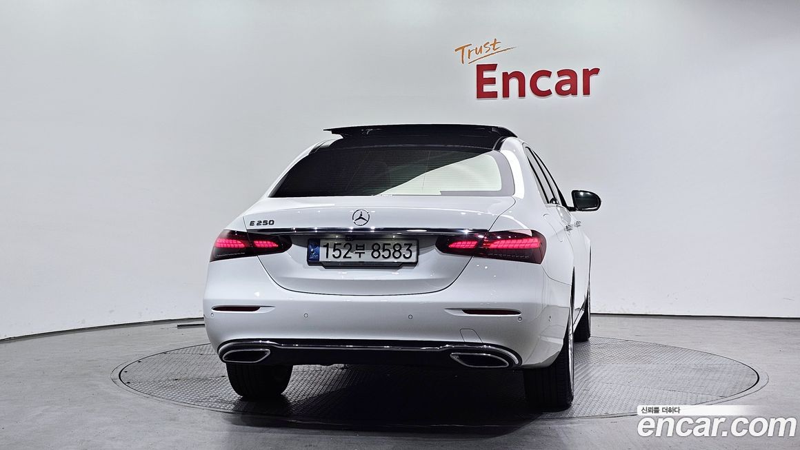 Mercedes-Benz E-Class 2021