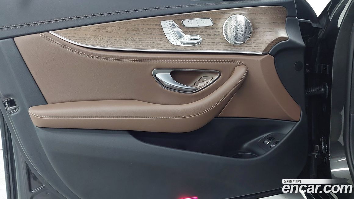 Mercedes-Benz E-Class 2022