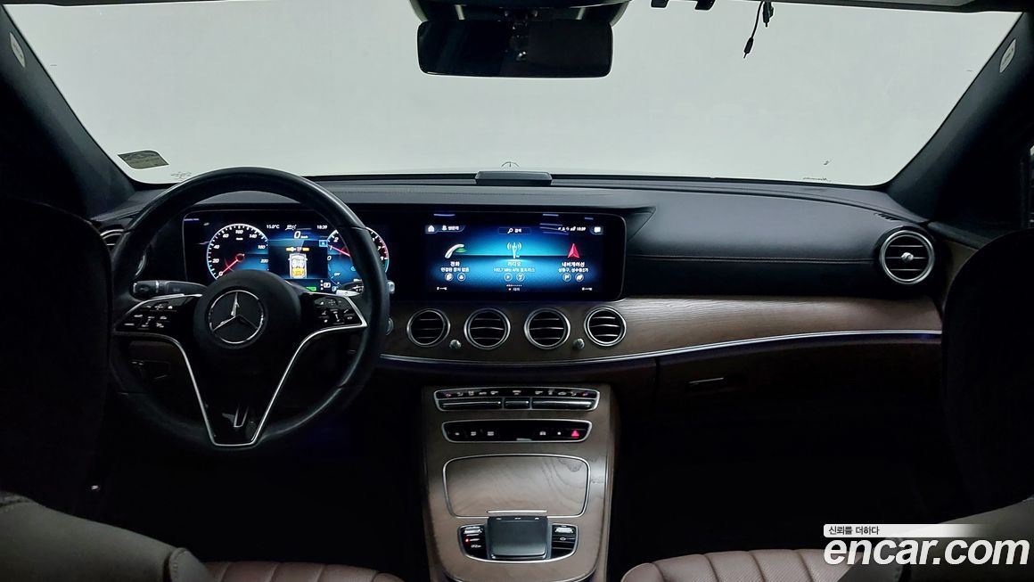 Mercedes-Benz E-Class 2022