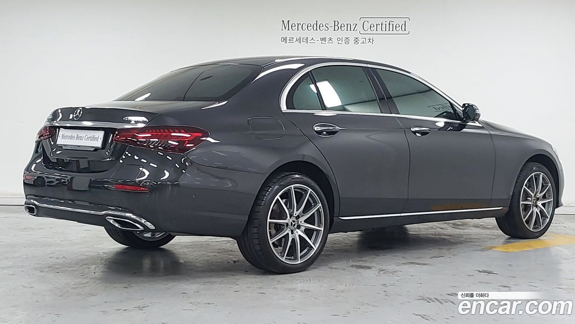 Mercedes-Benz E-Class 2022