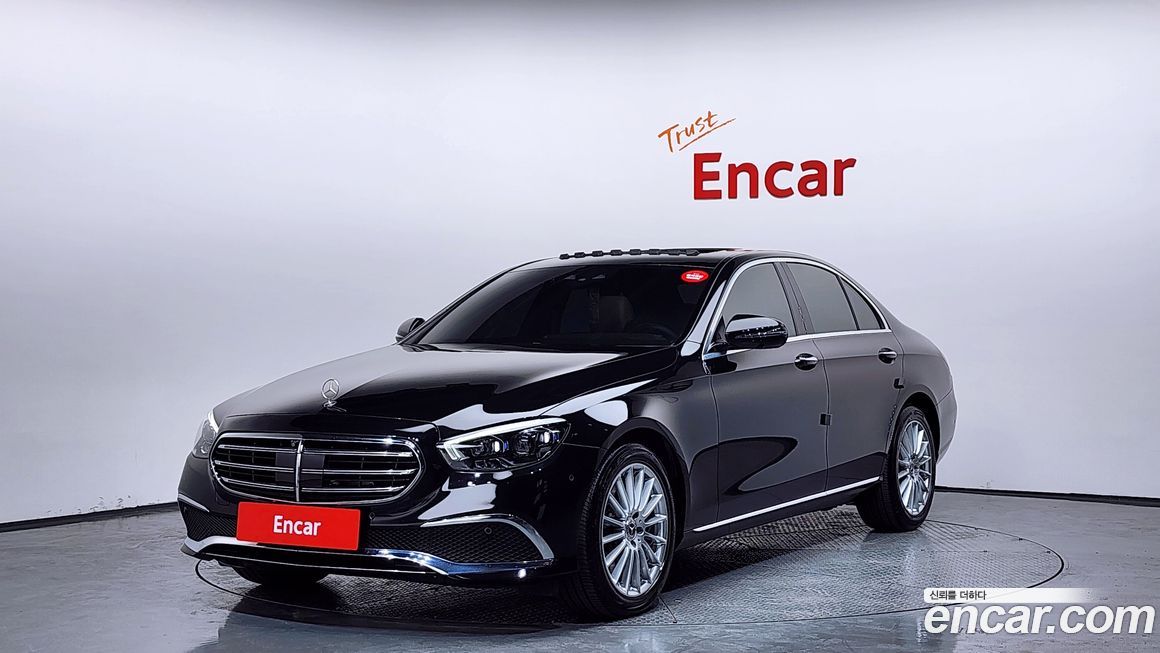 Mercedes-Benz E-Class 2022