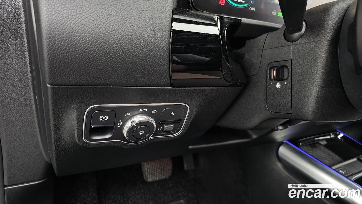 Mercedes-Benz EQA 2024