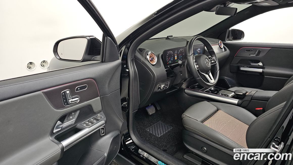 Mercedes-Benz EQA 2024