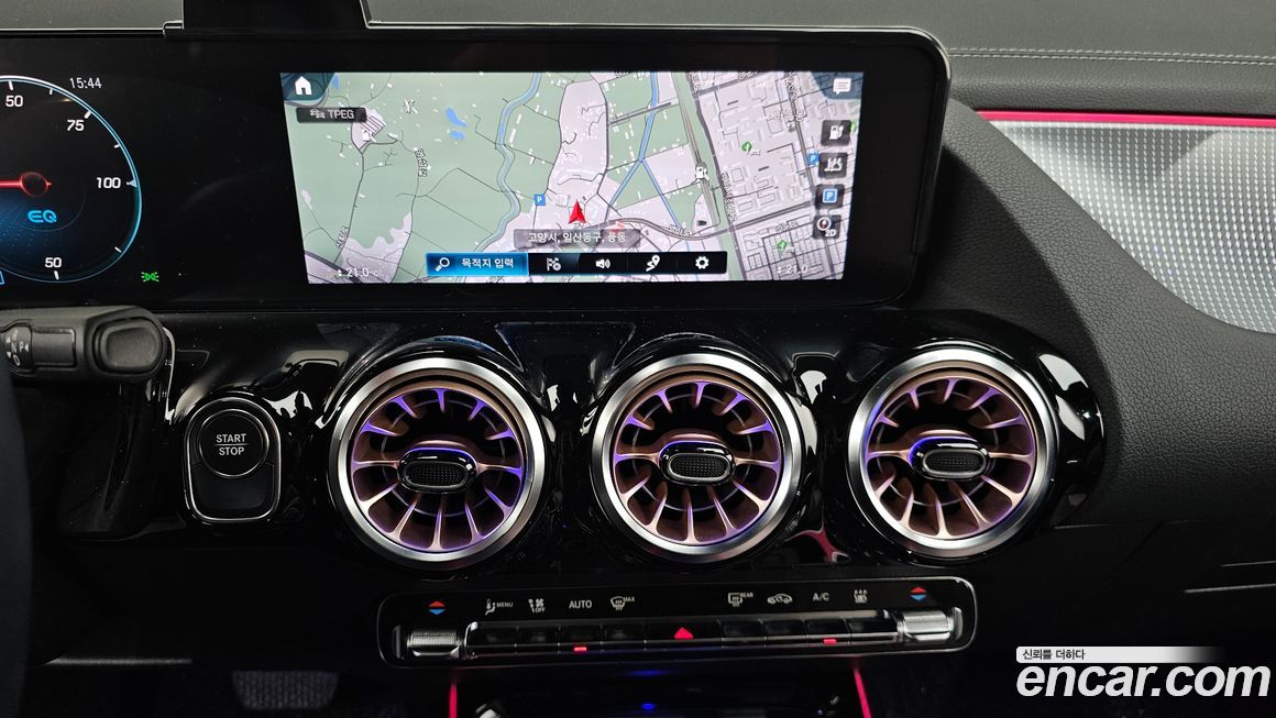 Mercedes-Benz EQA 2024