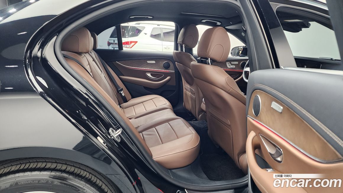 Mercedes-Benz E-Class 2022