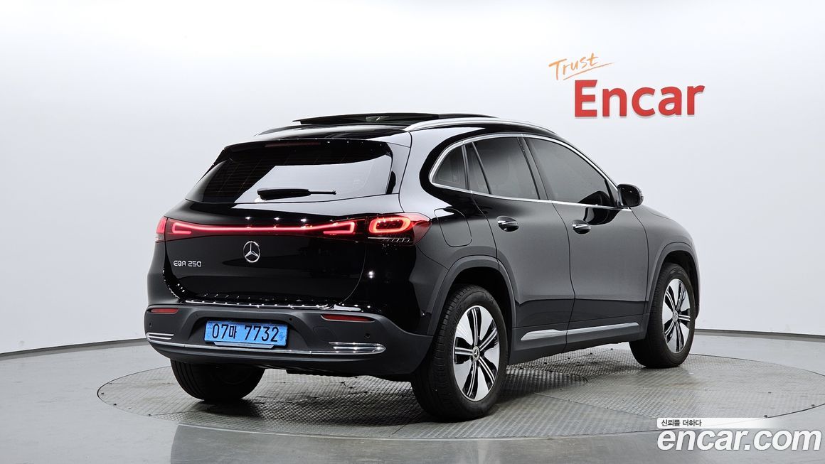 Mercedes-Benz EQA 2024