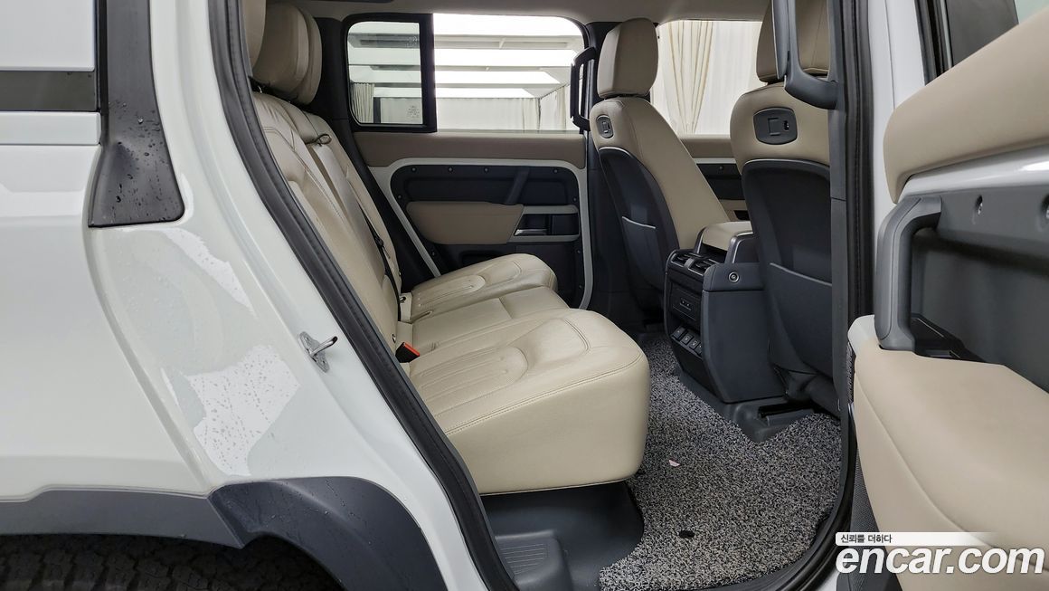 Land Rover Defender 2022