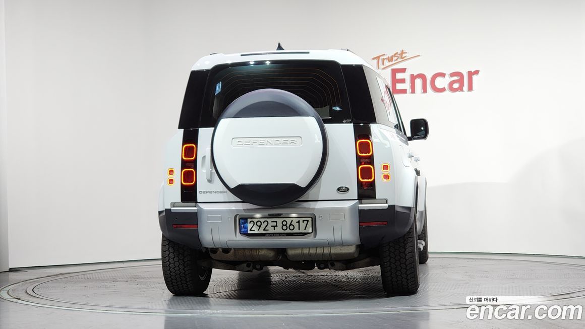 Land Rover Defender 2022