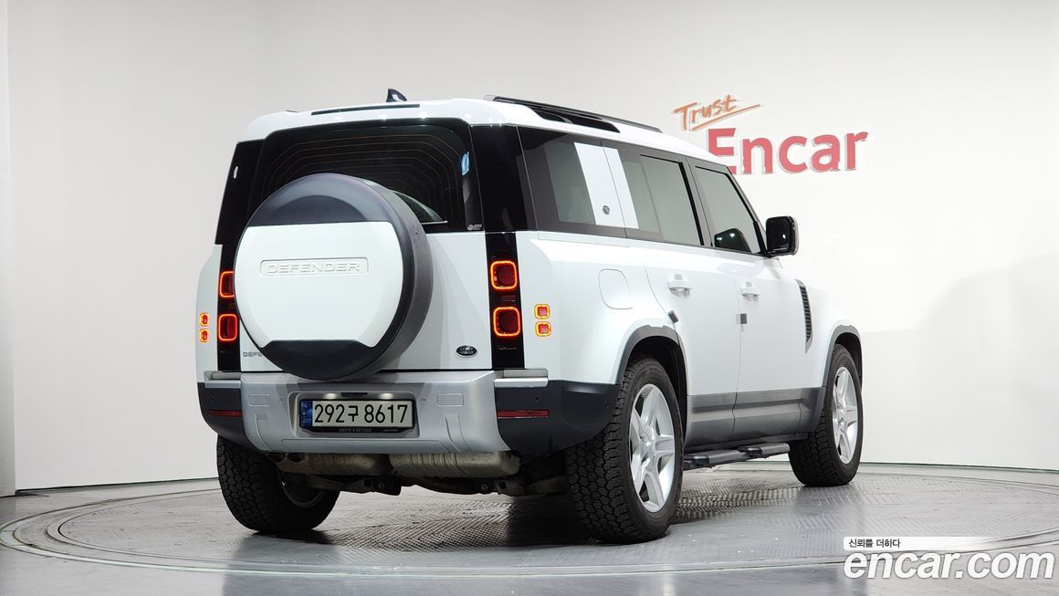 Land Rover Defender 2022