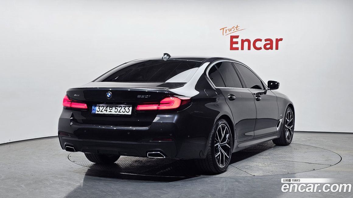 BMW 5-Series 2022