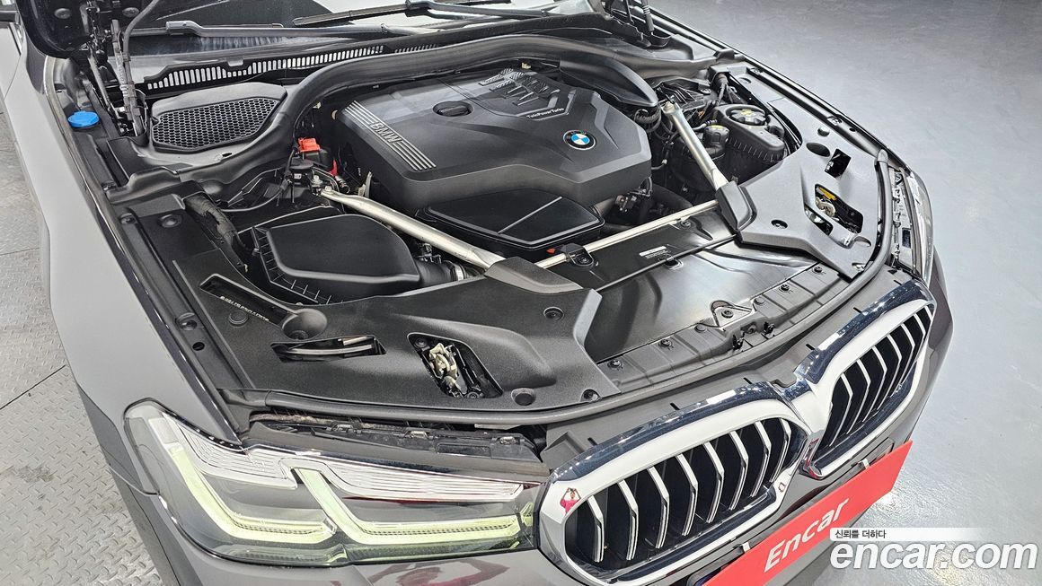 BMW 5-Series 2022