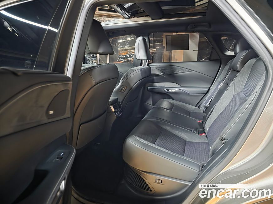 Lexus RX 2023