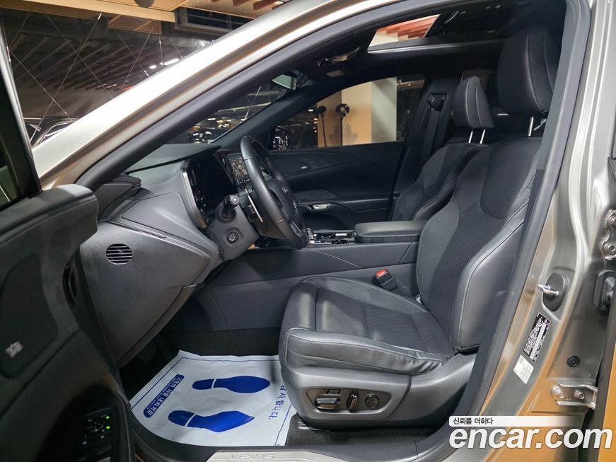 Lexus RX 2023